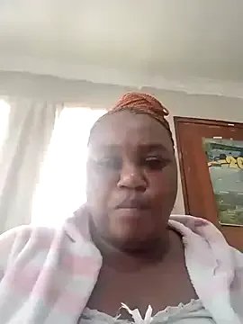 MATUREBUSSTY on StripChat