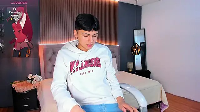 Maxii18_ on StripChat