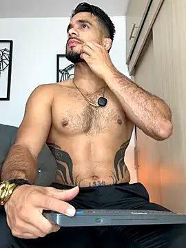 Maximiliano_ford on StripChat