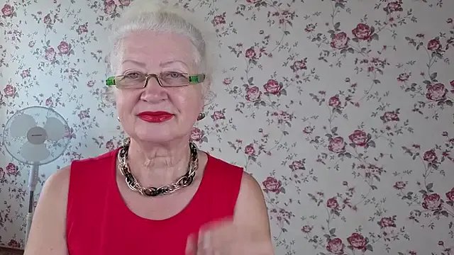 Maya_Mayflower on StripChat