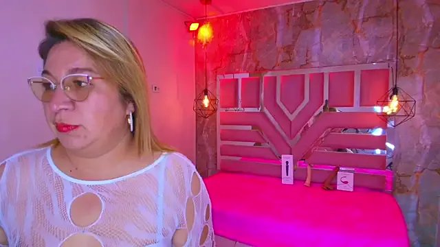 MaylinRosse_ on StripChat