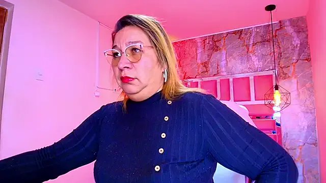 MaylinRosse_ on StripChat