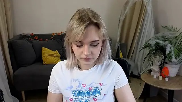 MayWins on StripChat