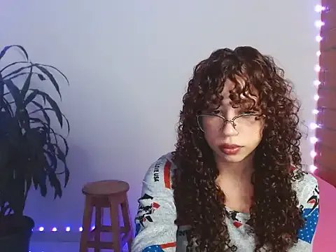 Medussa3033 on StripChat