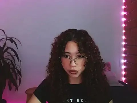 Medussa3033 on StripChat