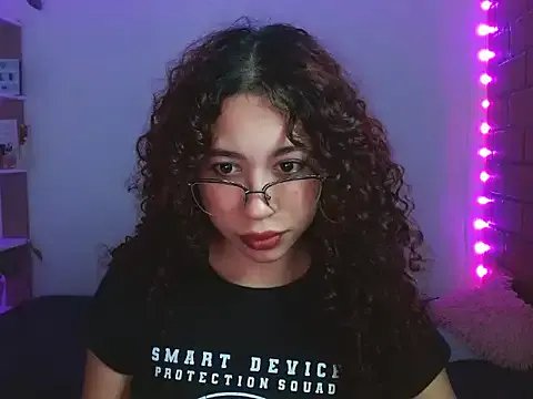 Medussa3033 on StripChat