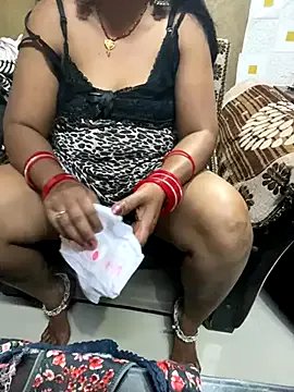 Meera_xxx on StripChat