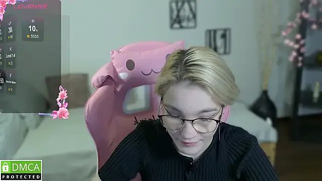 Megan_Lora on StripChat