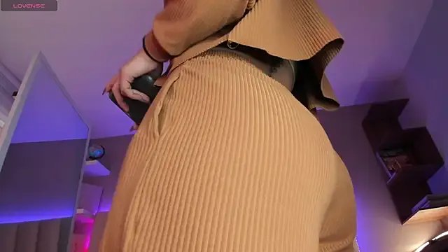 Megan_mooree_ on StripChat