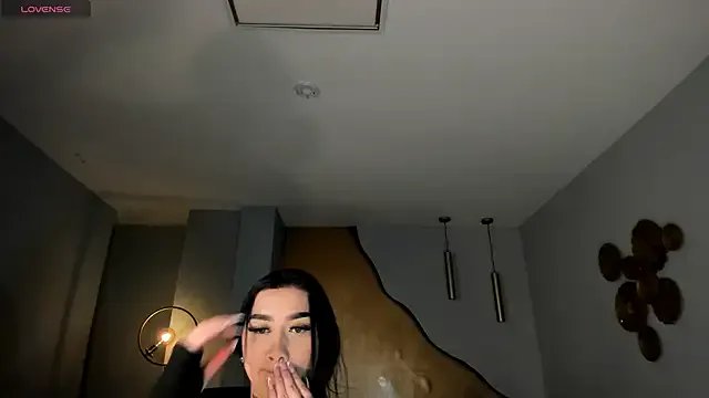 MeganCross1 on StripChat