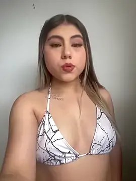 MeganCrow on StripChat