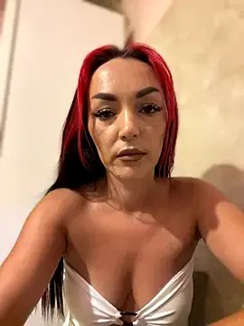 MeganFoxiy on StripChat