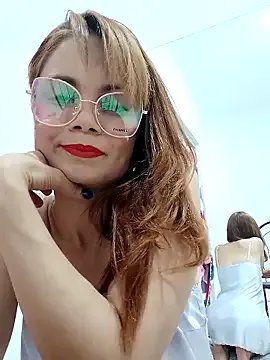 Freechat Meganlola on StripChat