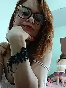 Freechat Meganlola on StripChat