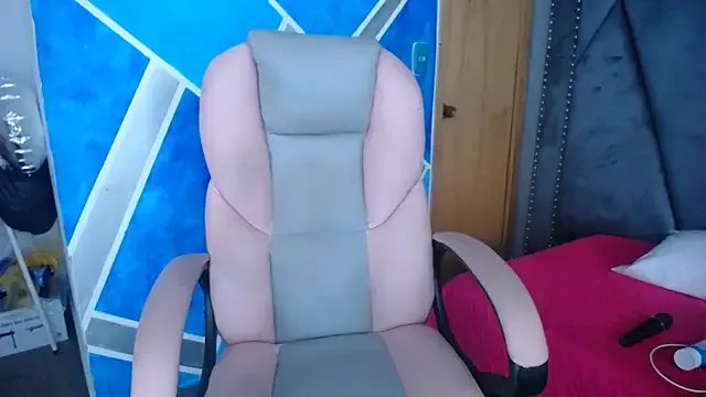 MeganMilF2 on StripChat