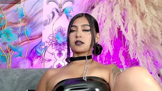 meganwolf_1 on StripChat