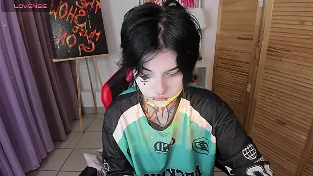 mekurisu on StripChat