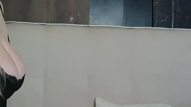 MelanieBrownn on StripChat