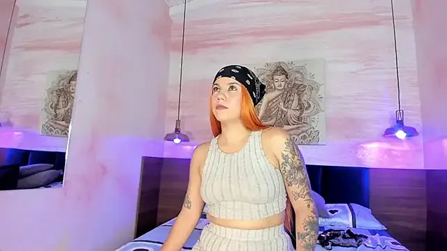 Freechat MelaniieRoux on StripChat