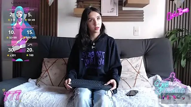 Melany_27 on StripChat