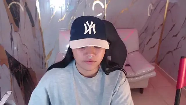 melany_rouse18 on StripChat