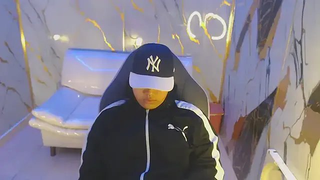 melany_rouse18 on StripChat