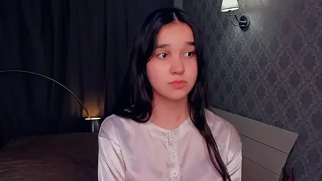 MeliaMelchiori on StripChat