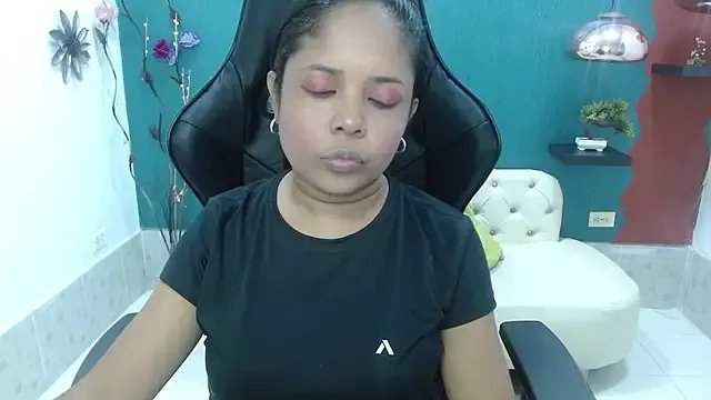 Melikasweetz on StripChat