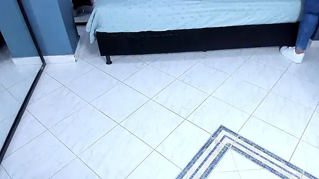 Melissa_23_ on StripChat