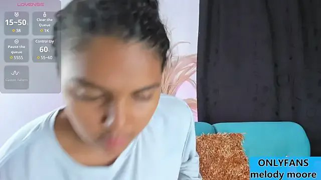 Melodymoore_ on StripChat
