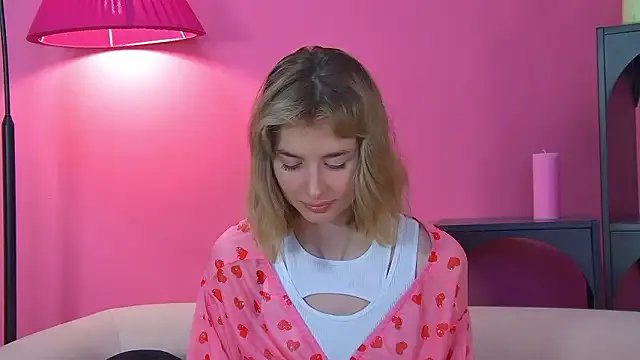 MerlinMeyer — For a new lip gloss