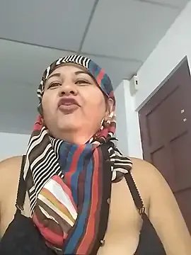 MEYBELLATINA on StripChat