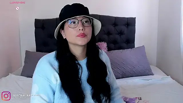 Freechat Mia_Charlotte2 on StripChat