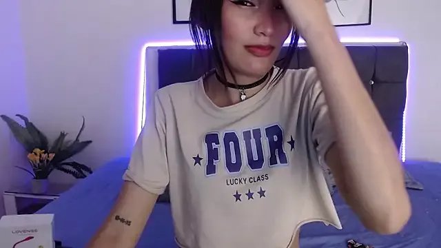 mia_collens on StripChat