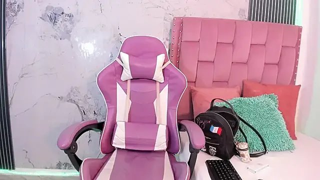 Mia_Duarte1 on StripChat