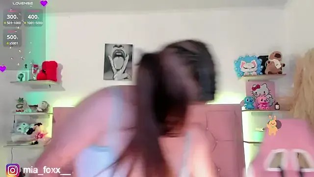 Mia_foxx_ on StripChat