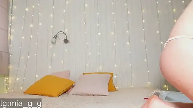 Mia_Mia_M on StripChat