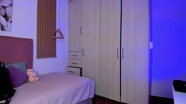 mia_nevaeh on StripChat