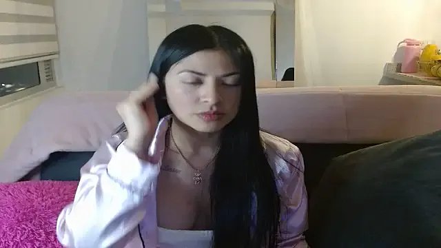 Mia_Paradis on StripChat