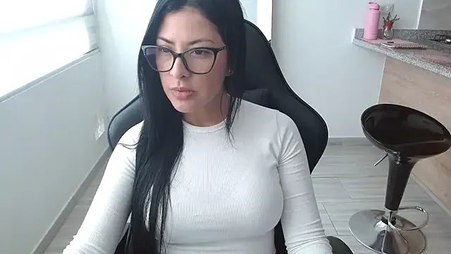 Mia_Paradis on StripChat