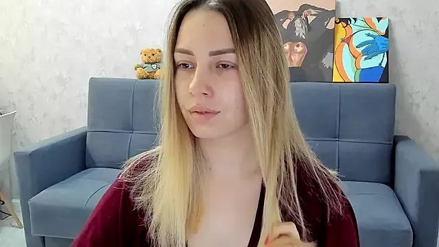 Mia_shy1 on StripChat