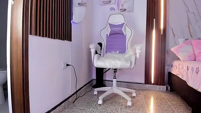 mia_six66 on StripChat