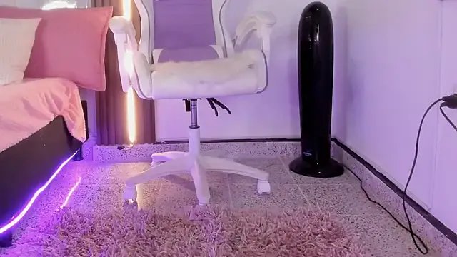 mia_six66 on StripChat