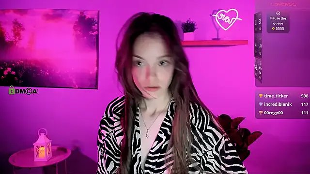 Freechat mia_starrr_ on StripChat