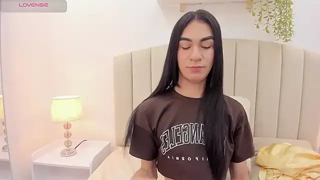 Mia_thompson_19 on StripChat