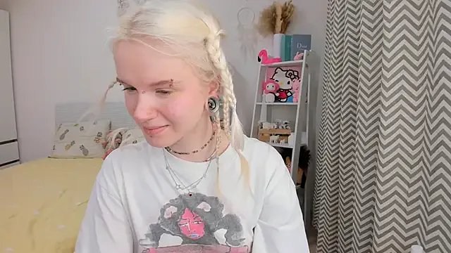 Mia_WaterFall — Outstanding finger pussy in doggy