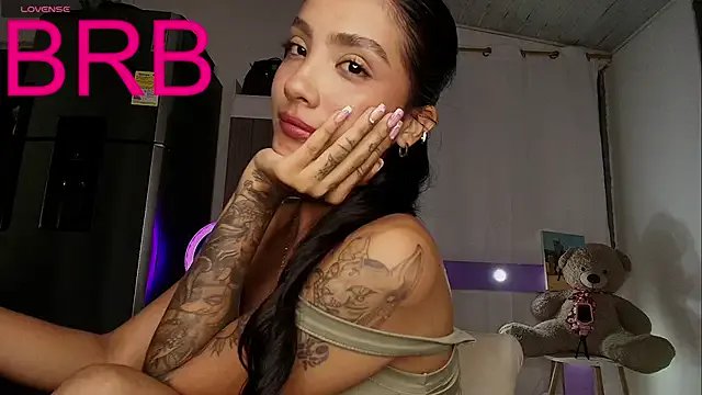 mia_yireth on StripChat