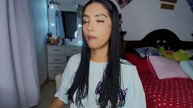 mia_yireth on StripChat