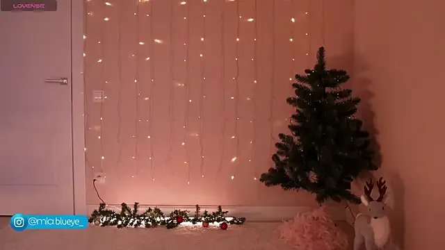 Miablueye on StripChat