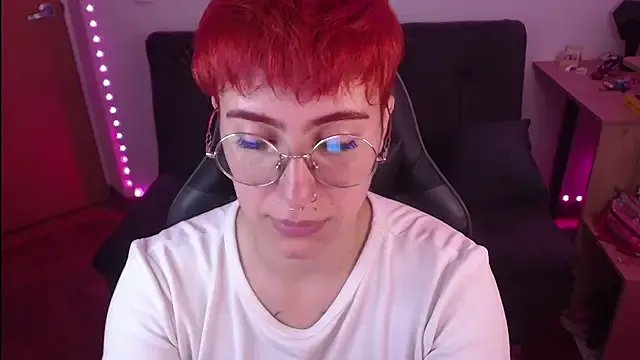 Miacatsito3 on StripChat